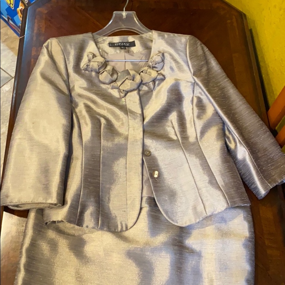 Kasper two piece skirt suit set